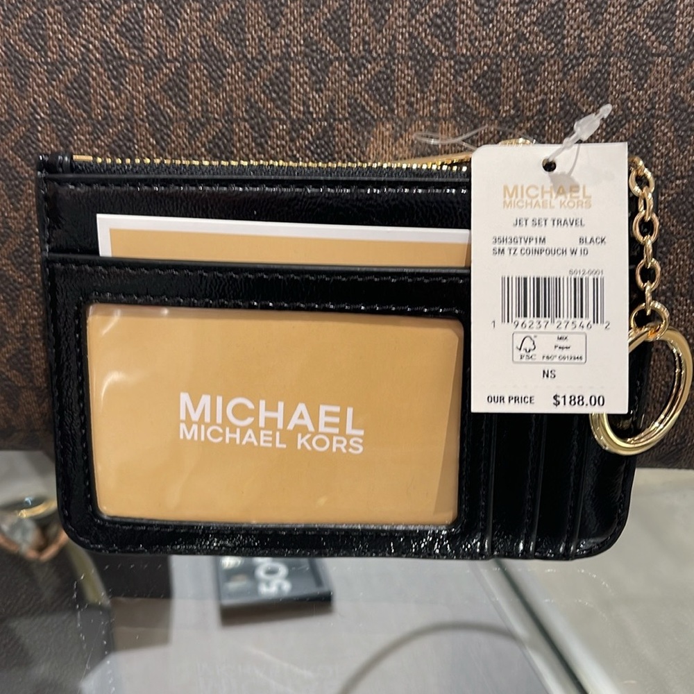 MICHAEL KORS
Jet Set Travel Small Top Zip Coin Pouch With ID Keychain 
Black
NWT - Picture 7 of 16